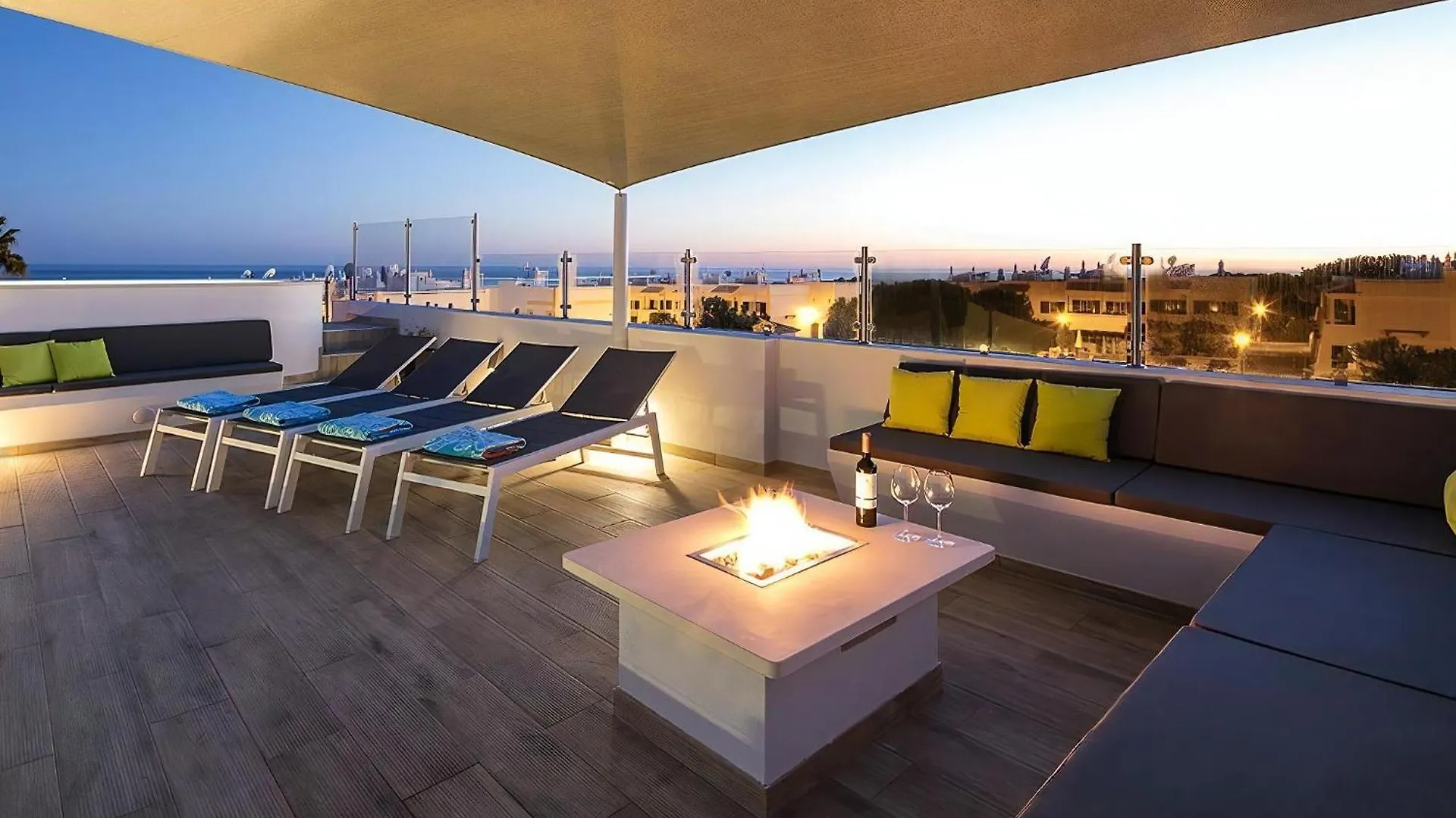 Stylish Modern Carvoeiro Villa 2 Bedrooms Villa Benagil Stunning Views Roof Terrace With Private Heated Pool Algarve Lagoa  0*, Lagoa (Algarve)