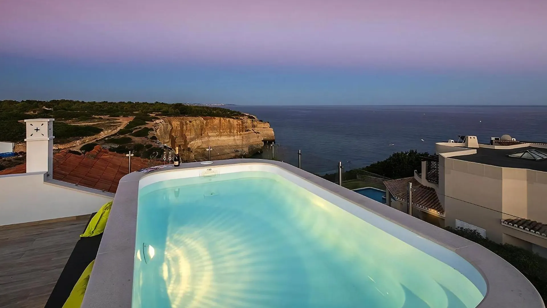 Stylish Modern Carvoeiro Villa 2 Bedrooms Villa Benagil Stunning Views Roof Terrace With Private Heated Pool Algarve Lagoa  0*, Lagoa (Algarve)